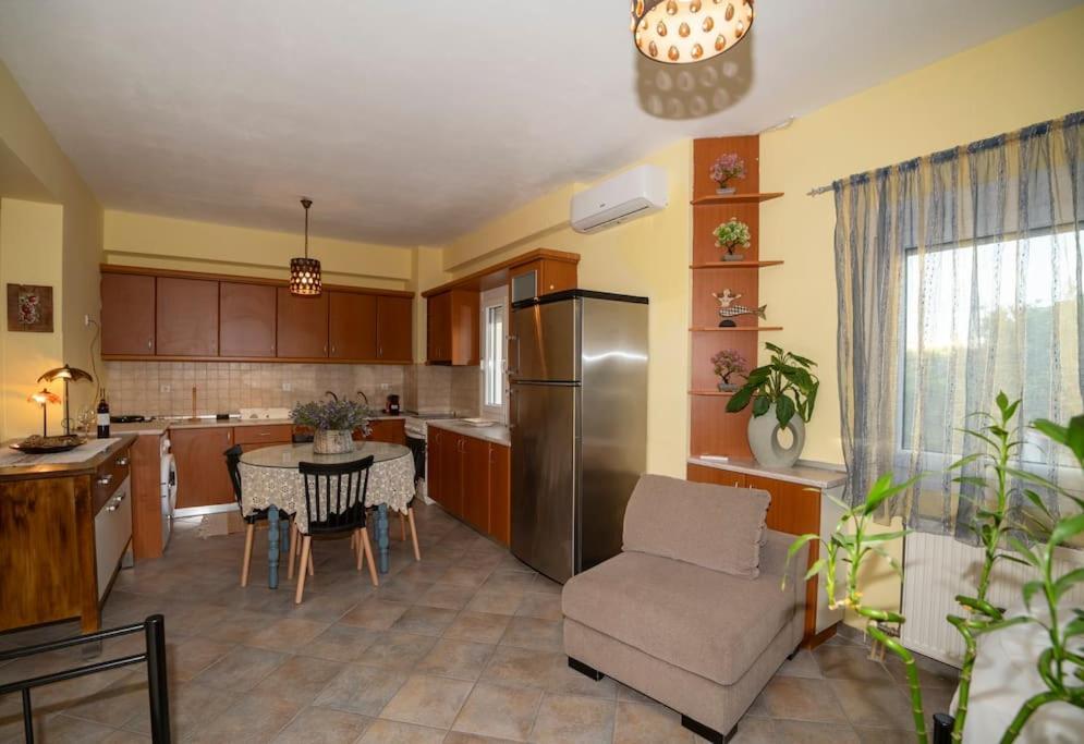 Μάνια Apartamento Pythagóreion Exterior foto