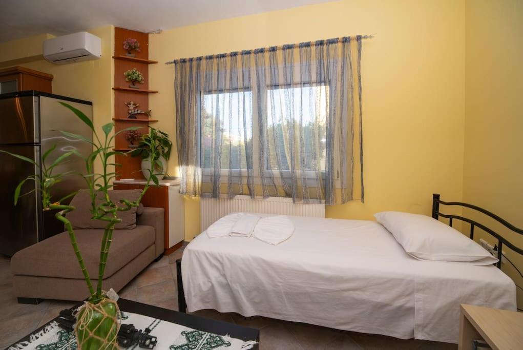 Μάνια Apartamento Pythagóreion Exterior foto